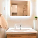 Family Litus - Free Garage Parking Apartman Split