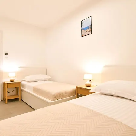 Apartman Family Litus - Free Garage Parking